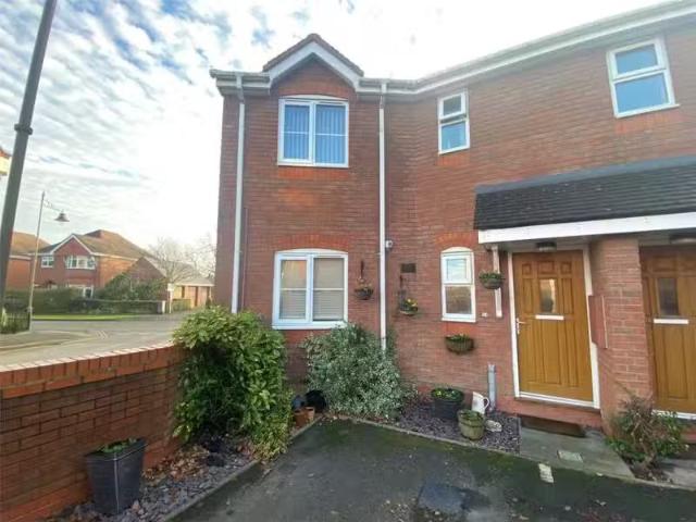 Cozy 1 BA 2 bedroom flat for rent in Trundalls Lane, Shirley.