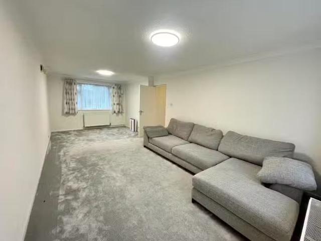Unique 1 BA 2 bedroom ground floor flat for rent in Connaught.
