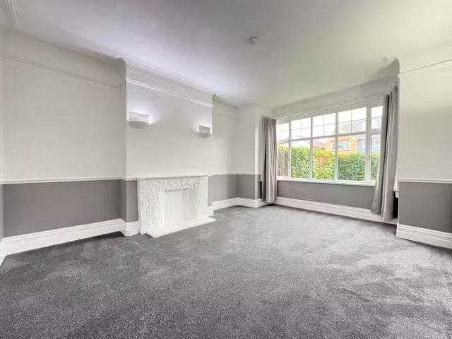 Just in! 1 BA 2 bedroom ground floor flat for rent in Darracot.