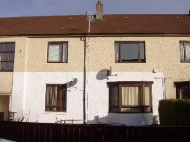 Deal! 1 BA 2 bedroom ground floor flat for rent in Lambert Ter.
