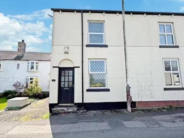 Just in! 1 BA 2 bedroom semi detached house for rent in Chorle.