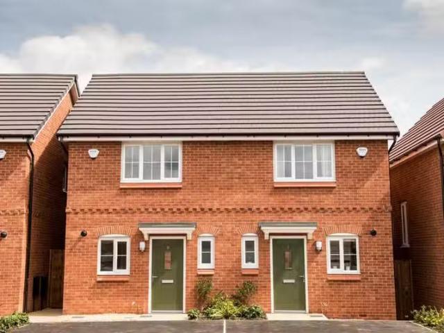 New 1 BA 2 bedroom semi detached house for rent in Cromwell Ro.