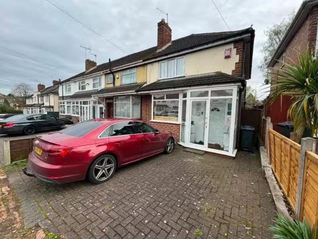 Rental! 1 BA 2 bedroom semi detached house for rent in Dyas Ro.