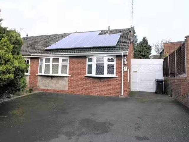Just in! 1 BA 2 bedroom semi detached house for rent in Kerry.