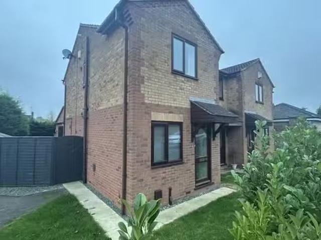 For Rent! 1 BA 2 bedroom semi detached house for rent in 69 As.