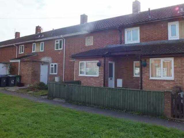 Cheap 1 BA 3 bedroom terraced house for rent in Ash Grove, Wes.