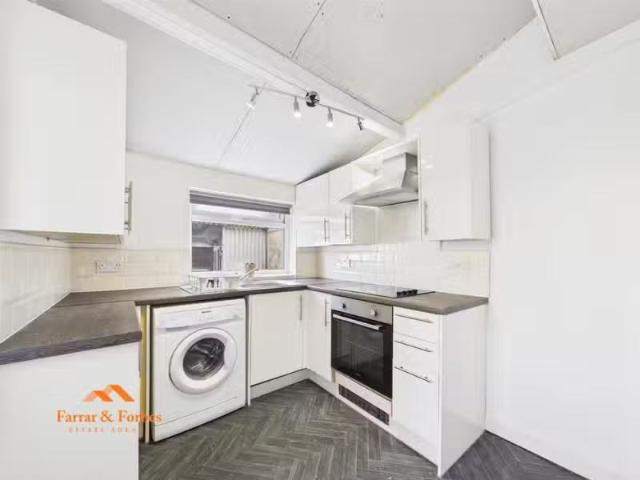 Nice 1 BA 3 bedroom terraced house for rent in Barley Street.