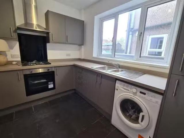 Charming 1 BA 3 bedroom terraced house for rent in Bowthorn Ro.