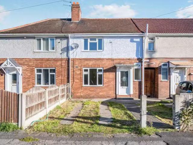 Cozy 1 BA 3 bedroom terraced house for rent in Crecy Avenue, D.