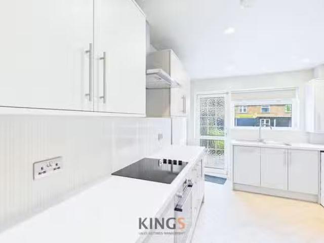 Unique 1 BA 3 bedroom terraced house for rent in Garden Avenue.