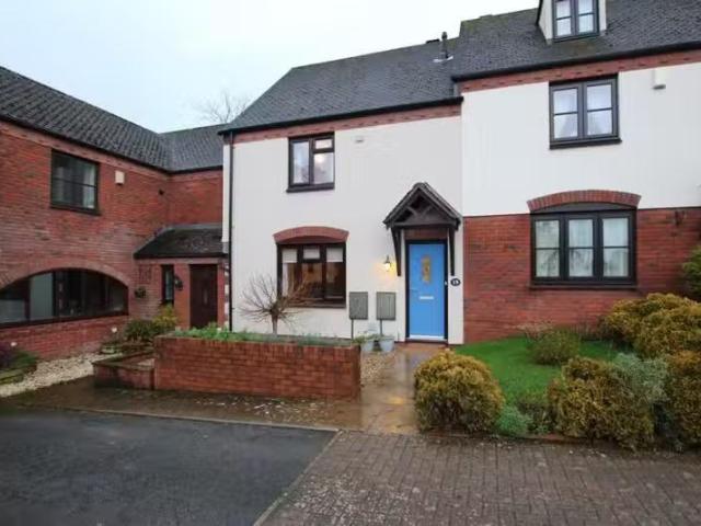 Cozy 1 BA 3 bedroom terraced house for rent in Hummingbird Clo.