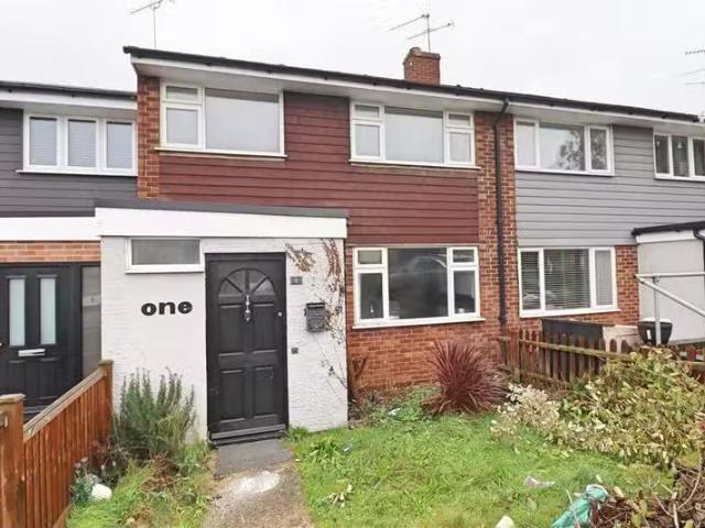 Deal! 1 BA 3 bedroom terraced house for rent in Park Drive, Br.