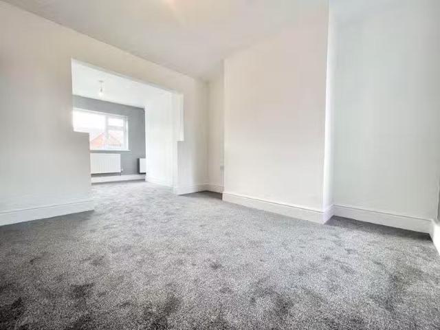 Deal! 1 BA 3 bedroom terraced house for rent in Pyewipe Road.
