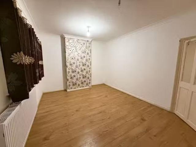 New 1 BA 3 bedroom terraced house for rent in St. Albans Avenu.