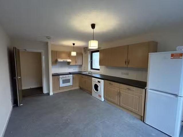 Nice 1 BA 3 bedroom apartment for rent in 22 Halmyre Street, E.
