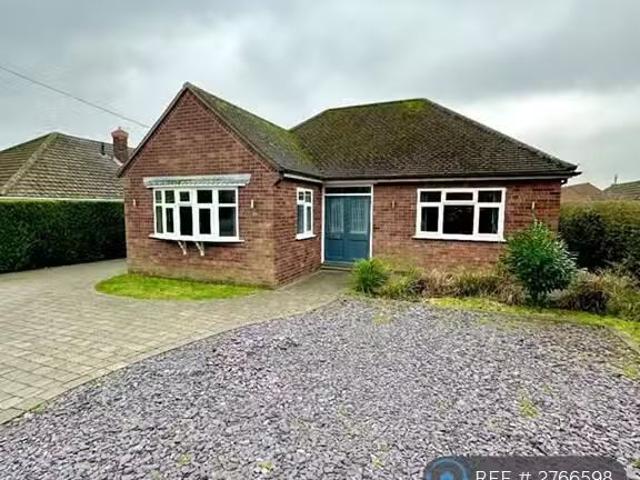 Rental! 1 BA 3 bedroom bungalow for rent in Messingham Lane, S.