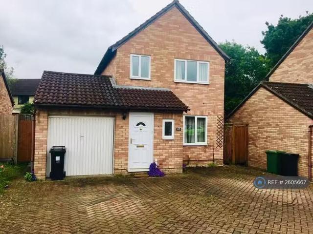 Cheap 1 BA 3 bedroom detached house for rent in Broad Croft, B.