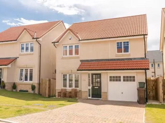 Unique 1 BA 3 bedroom detached house for rent in Marr Way, Nor.
