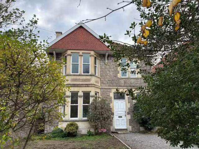 New 1 BA 3 bedroom flat for rent in Clarence Grove Road, Westo.