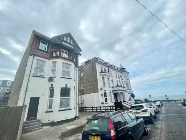 New 1 BA 3 bedroom flat for rent in Second Avenue, Margate, CT9