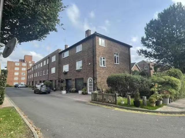 Rental! 1 BA 3 bedroom house for rent in West Drive, Birmingha.