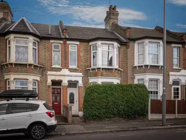 Deal! 1 BA 3 bedroom house for rent in Winchester Road, Higham.