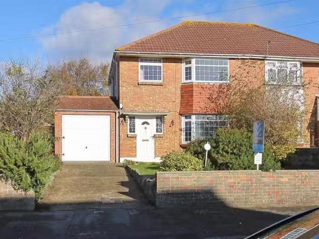 Nice 1 BA 3 bedroom house for rent in Hillside Road, Poole, BH12