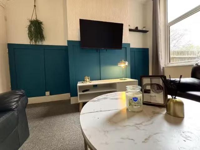 Unique 1 BA 3 bedroom house for rent in Manilla Road E, Sell.