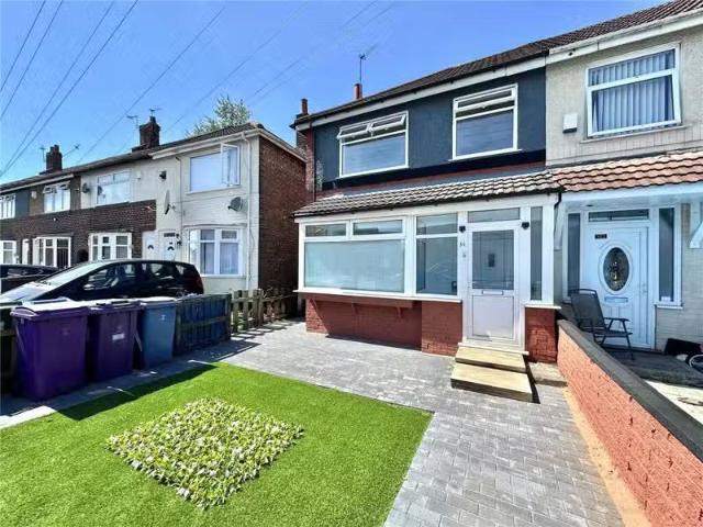 Rental! 1 BA 3 bedroom property for rent in Carr Lane East, Cr.