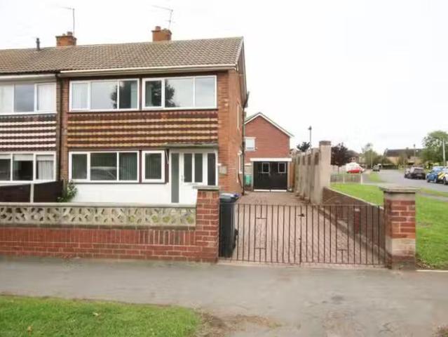 Just in! 1 BA 3 bedroom semi detached house for rent in Church.