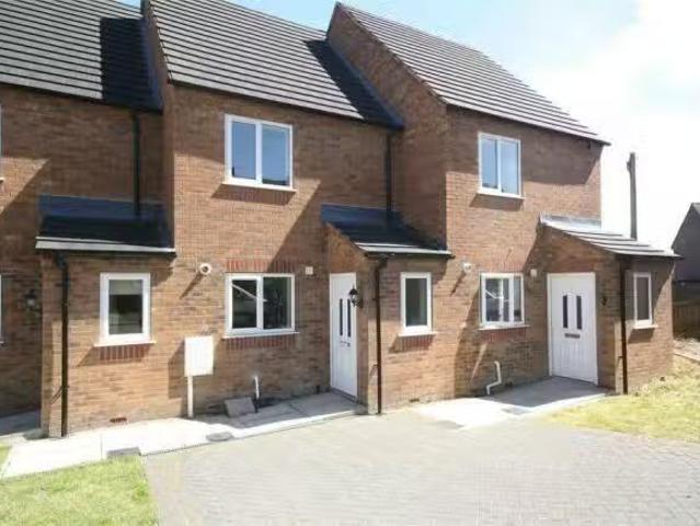 Rental! 1 BA 3 bedroom semi detached house for rent in Haworth.