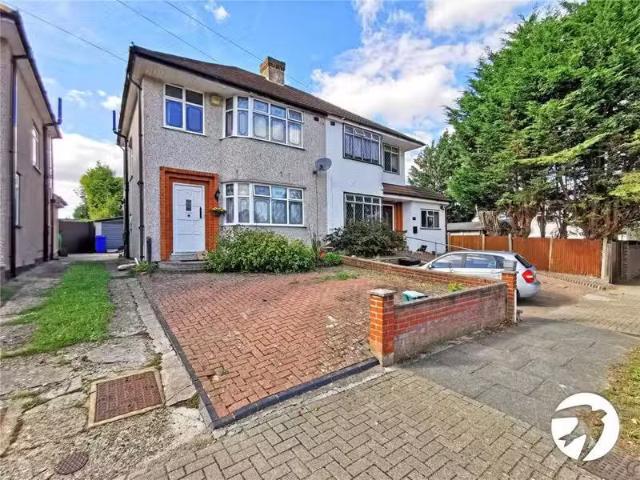 New 1 BA 3 bedroom semi detached house for rent in Lodge Cresc.