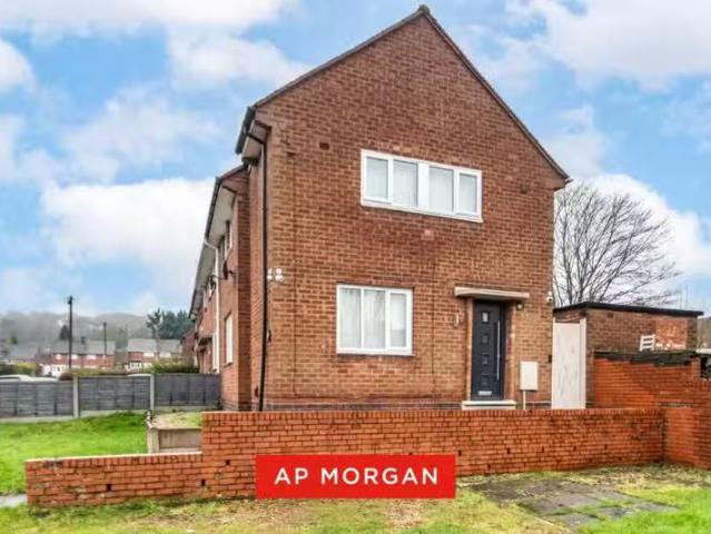 Cozy 1 BA 3 bedroom semi detached house for rent in Roseleigh.