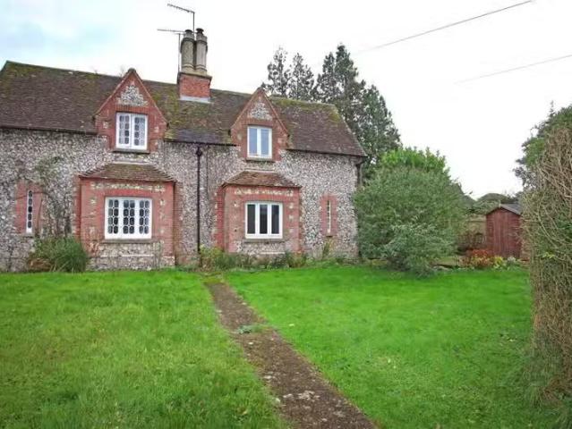 New 1 BA 3 bedroom semi detached house for rent in South Chail.