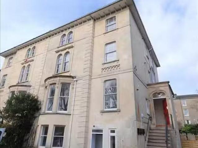 For Rent! 1 BA 4 bedroom apartment for rent in Hall Floor Flat.