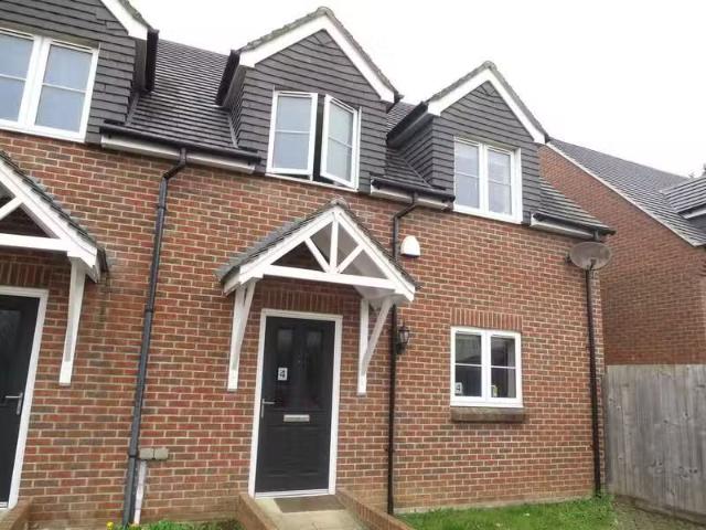 Charming 1 BA 4 bedroom detached house for rent in Ensbury Gar.