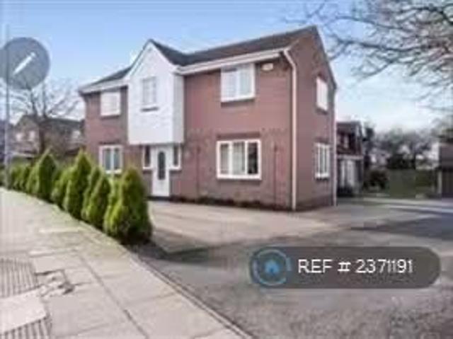 Charming 1 BA 4 bedroom detached house for rent in Nelson Way.