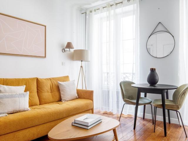 Charming 1 Bed Apartment in Paris' Core, Paris Amsterdam Apartments for Rent