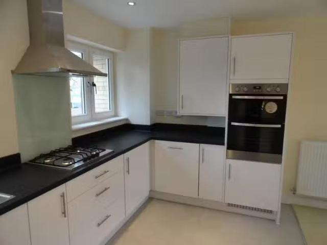 For Rent! 1 bedroom apartment for rent in Abernant Drive, Newm.