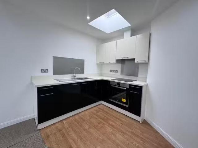 Cheap 1 bedroom apartment for rent in Holdenhurst Road, Bourne.