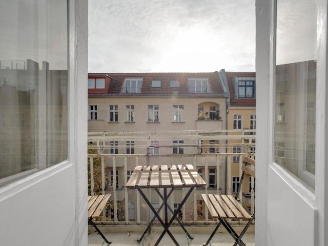 Charming 1 Bedroom Apartment in Friedrichshain, Berlin Amsterdam Apartments for Rent