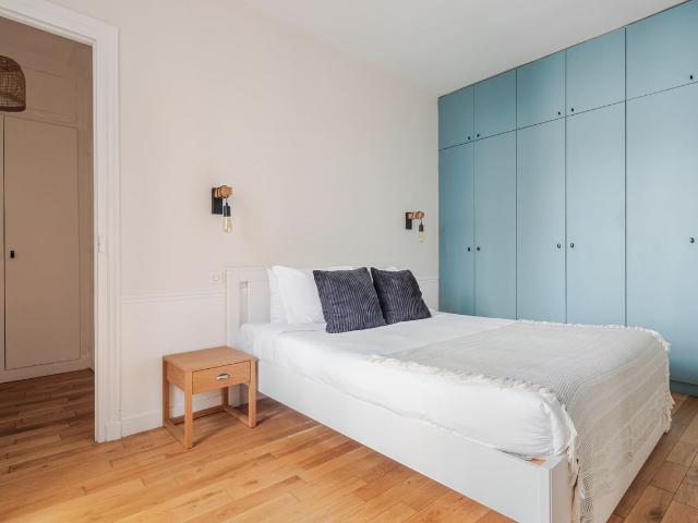 Charming 1 Bedroom Apartment in the Heart of Paris, Paris Amsterdam Apartments for Rent