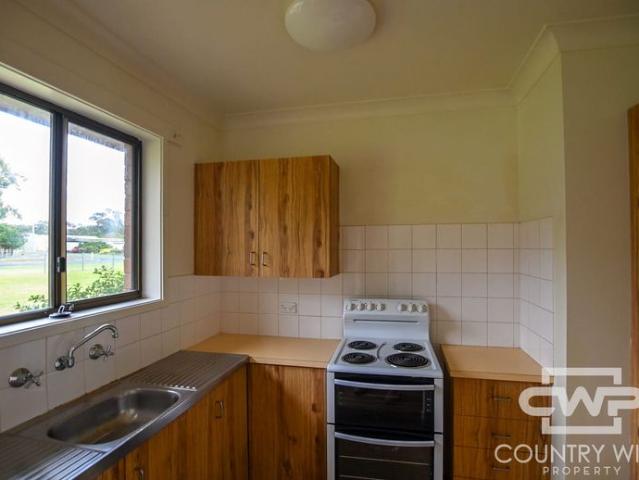 Charming 1 Bedroom Brick Unit in Emmaville