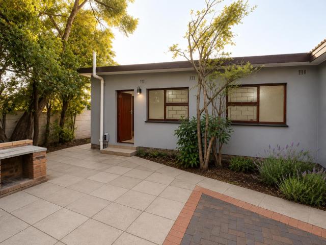 Charming 1 Bedroom Garden Flat to Rent in Eikendal