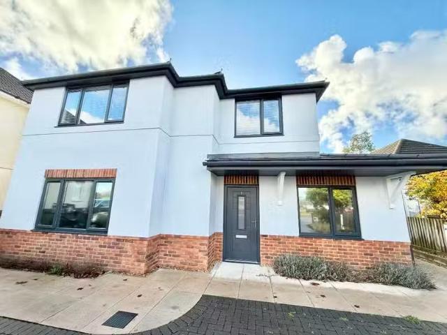 For Rent! 1 bedroom ground floor flat for rent in Castle Lane.
