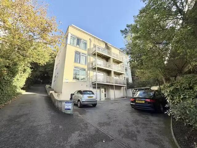 Rental! 1 bedroom flat for rent in Branksome Wood Road, Bourne.