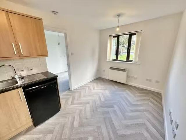 Nice 1 bedroom flat for rent in Cavalier Way, Wincanton, Somer.