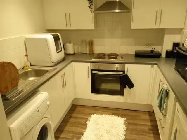 For Rent! 1 bedroom flat for rent in Christchurch Road, Bourne.