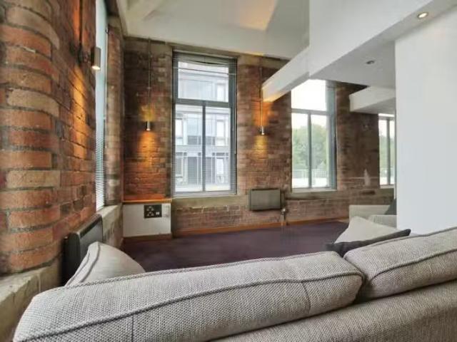 Rental! 1 bedroom flat for rent in Salts Mill Road, Shipley, B.
