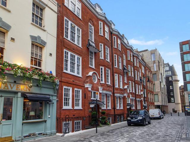 Charming 1 Bedroom Flat in the Heart of Mayfair | Garrick House